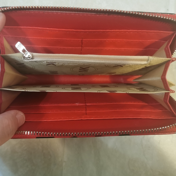 Rare Michael Kors leopard print wallet - Picture 3 of 3